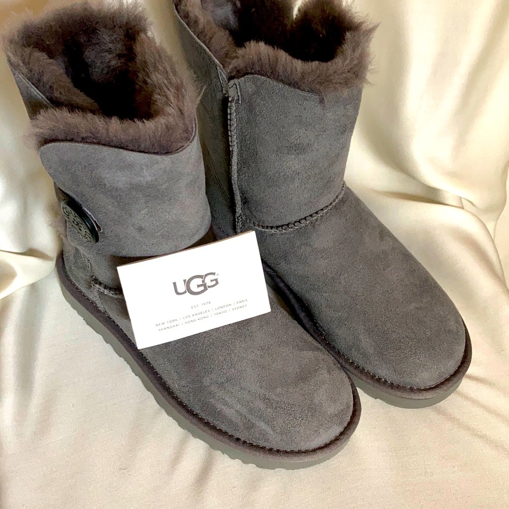 UGG Bailey Button Boot in Gray